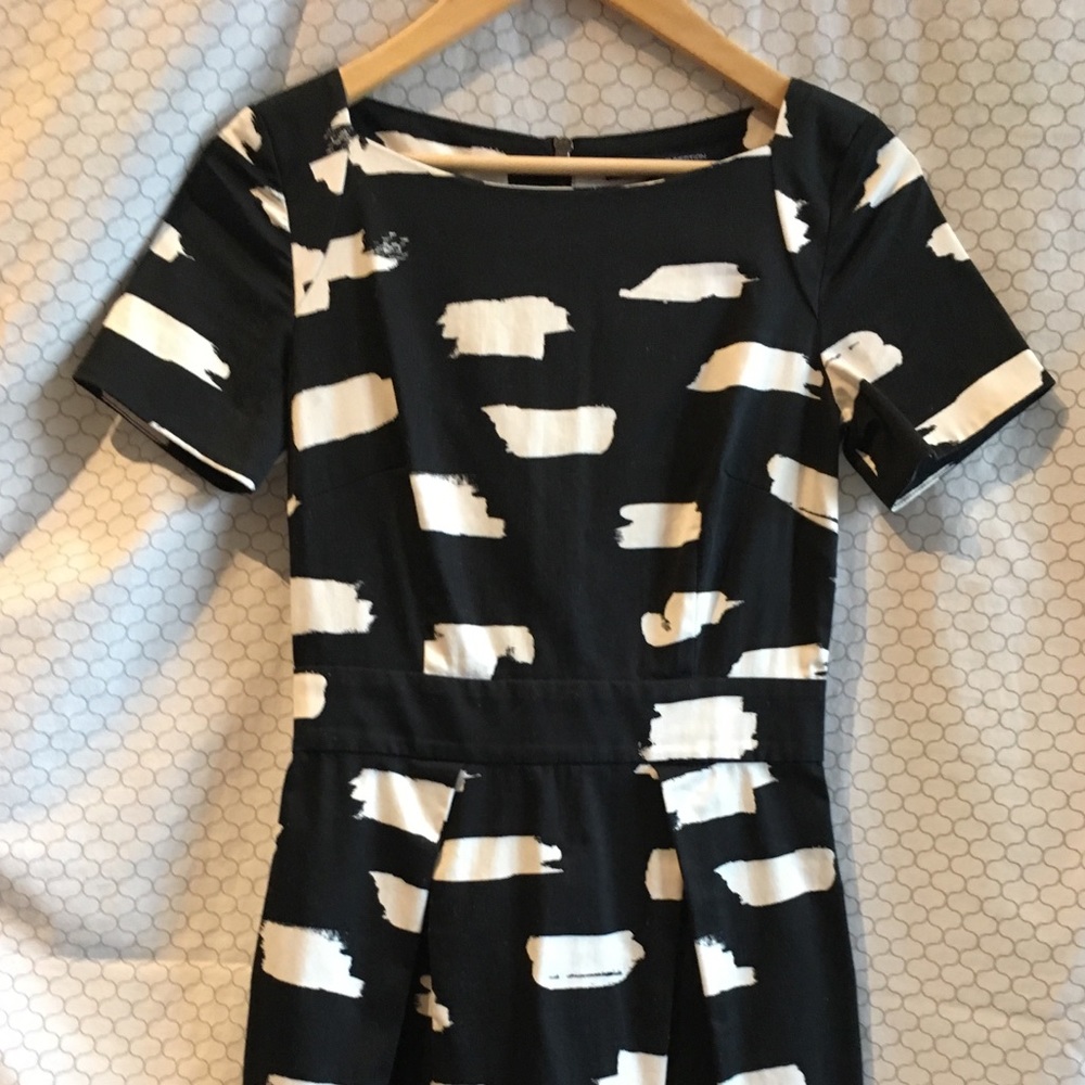 French Connection short sleeve Black/white  2